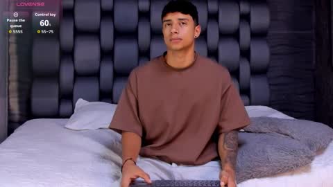 Snapshot of jaze_bradley chatting on October 21, 11:22 am jaze_bradley online show from October 21, 11:22 am