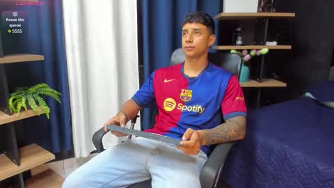 Snapshot of jaze_bradley chatting on November 1, 12:18 pm jaze_bradley online show from November 1, 12:18 pm