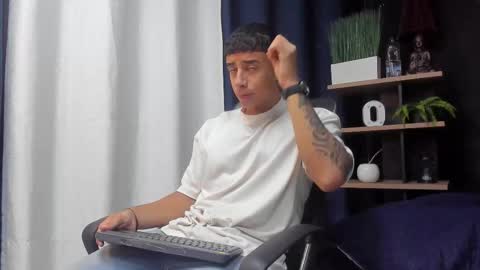 jaze_bradley online show from November 25, 11:32 am