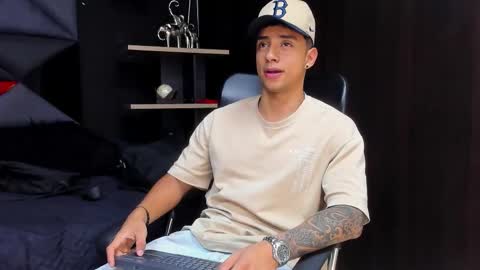 jaze_bradley online show from December 4, 11:30 am