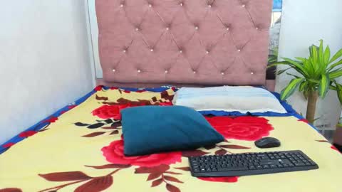 jazmin040_ online show from January 14, 11:49 am