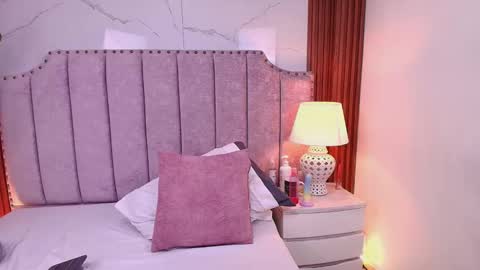 Jazmin online show from March 8, 2:04 am