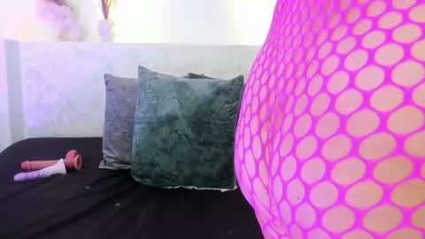 Snapshot of jazmin_flores1 chatting on June 23, 11:36 pm Jazmin online show from June 23, 11:36 pm