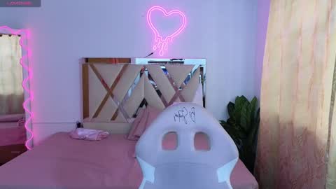 Jazmin  online show from December 22, 3:11 pm