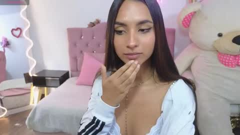 Jazmin  online show from March 3, 8:00 pm