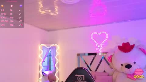 Snapshot of jazmin_tay chatting on October 2, 11:39 am Jazmin online show from October 2, 11:39 am