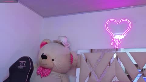 Snapshot of jazmin_tay chatting on December 3, 11:41 am Jazmin online show from December 3, 11:41 am