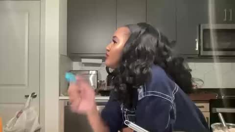 jazminetea online show from October 13, 4:01 am