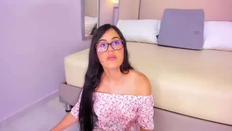 Snapshot of jazminmoree chatting on June 12, 8:19 pm Jazmin online show from June 12, 8:19 pm