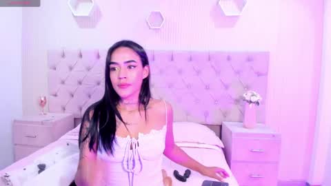 Jazminrusso  online show from April 3, 5:16 am