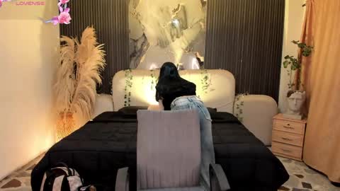 Jazminrusso  online show from June 8, 6:47 am