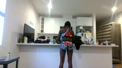 Jazzystelo online show from October 8, 2:58 pm