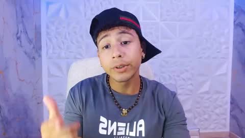 jbarto_ online show from April 26, 11:13 pm