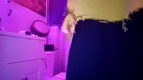 LadronDeCorazones online show from February 9, 6:45 pm