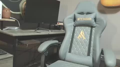 jdog00133 online show from October 14, 12:50 pm