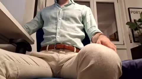 Snapshot of jean_kowalski chatting on July 7, 8:35 pm Jean Kowalski online show from July 7, 8:35 pm