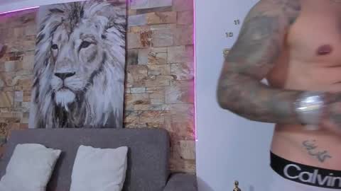 Jean  axelcrow       Modelo Independiente online show from November 21, 7:18 am