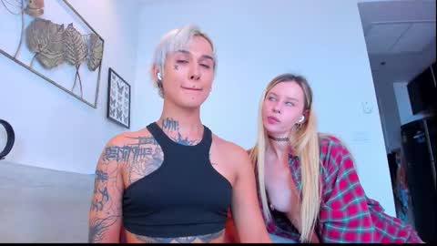 Akila and Daria online show from October 20, 2:45 am