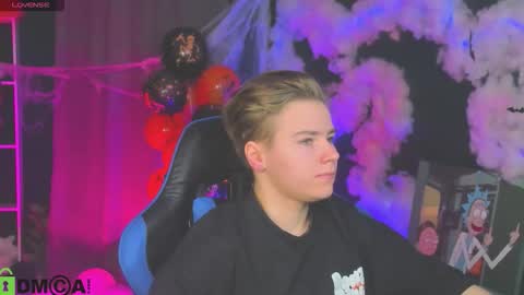 jean_wilsons online show from November 2, 11:12 am