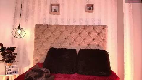Snapshot of jeanne_holland chatting on July 1, 12:51 pm Jeanne Holland online show from July 1, 12:51 pm