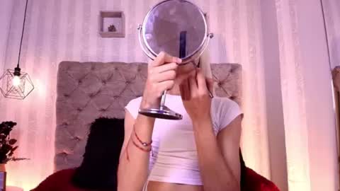 Snapshot of jeanne_holland chatting on July 13, 12:41 pm Jeanne Holland online show from July 13, 12:41 pm