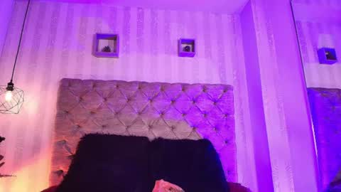 Snapshot of jeanne_holland chatting on July 21, 12:51 pm Jeanne Holland online show from July 21, 12:51 pm
