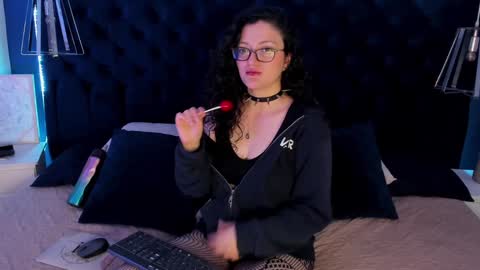 Jean online show from December 29, 10:36 pm