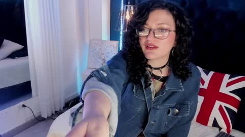 Jean online show from January 10, 8:04 pm
