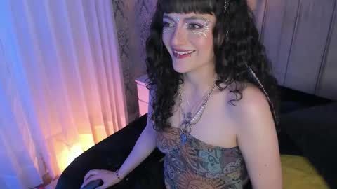 Jean online show from September 25, 8:01 pm