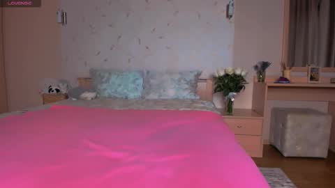 Jeanne online show from November 13, 2:43 am