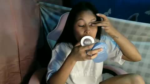 Snapshot of jeanny_babe chatting on May 3, 1:17 pm jeanny_babe online show from May 3, 1:17 pm