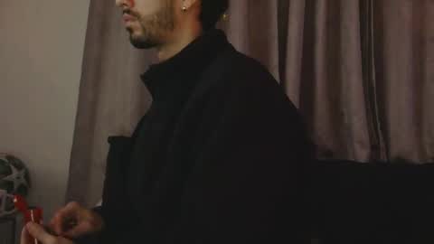 Snapshot of jeanpierbello7 chatting on December 15, 2:27 am jean pier bello Silva online show from December 15, 2:27 am