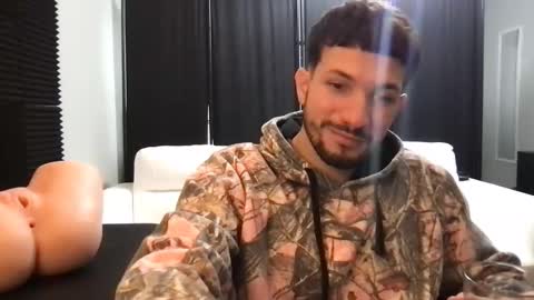 jeanwhitebianco online show from January 18, 9:07 pm