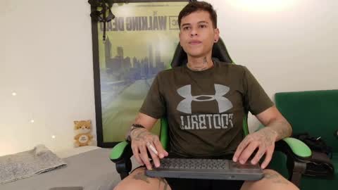 Snapshot of jebbins chatting on March 29, 1:49 am jebbins online show from March 29, 1:49 am