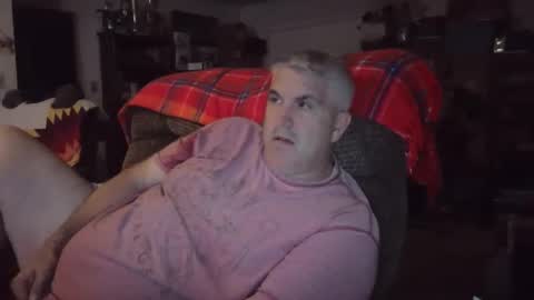 dadbody71 online show from April 18, 3:43 am