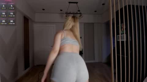 Snapshot of jee__son chatting on November 25, 1:55 pm jee__son online show from November 25, 1:55 pm