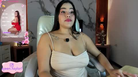 Snapshot of jeen_taylor chatting on March 19, 8:13 pm Jeen Taylor online show from March 19, 8:13 pm