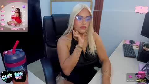 Snapshot of jeen_taylor chatting on June 6, 8:46 pm Jeen Taylor online show from June 6, 8:46 pm