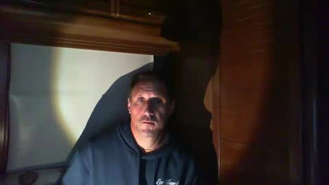 Jrme online show from May 18, 4:29 am