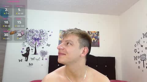 Snapshot of jeff_and_jade chatting on December 19, 11:18 am jeff and jade online show from December 19, 11:18 am