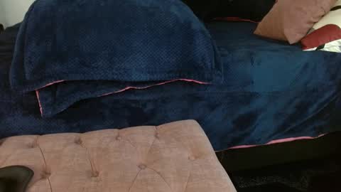 Snapshot of jeff_and_jade chatting on January 31, 11:13 am jeff and jade online show from January 31, 11:13 am