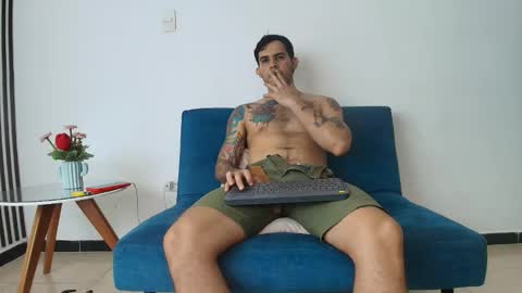 Snapshot of jeff_cube chatting on February 11, 2:14 am Jeff and Mugi Independent model online show from February 11, 2:14 am