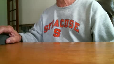 Snapshot of jeffbte315 chatting on May 15, 6:26 pm jeffbate online show from May 15, 6:26 pm