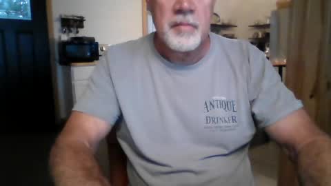 Snapshot of jeffbte315 chatting on June 18, 11:31 pm jeffbate online show from June 18, 11:31 pm