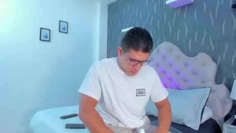 Snapshot of jeffdaltton chatting on February 5, 9:46 am Jeff online show from February 5, 9:46 am