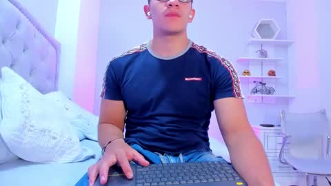 Snapshot of jeffdaltton chatting on February 21, 1:33 pm Jeff online show from February 21, 1:33 pm