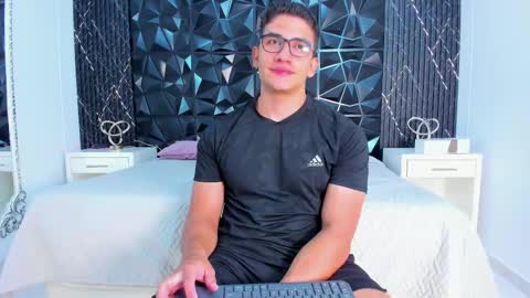 Snapshot of jeffdaltton chatting on September 15, 7:47 pm Jeff online show from September 15, 7:47 pm