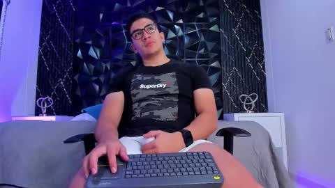 Snapshot of jeffdaltton chatting on November 3, 7:59 pm Jeff online show from November 3, 7:59 pm