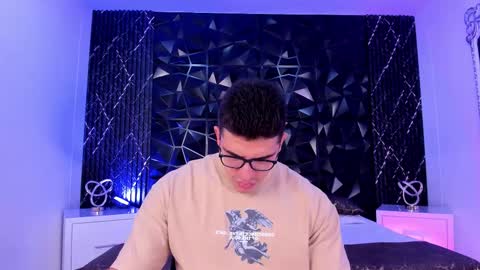 Snapshot of jeffdaltton chatting on November 15, 8:05 pm Jeff online show from November 15, 8:05 pm