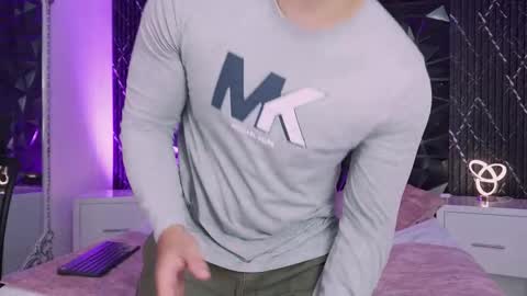 Snapshot of jeffdaltton chatting on December 16, 8:47 pm Jeff online show from December 16, 8:47 pm